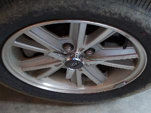 (20070322)_16_Inch_Rims_with_Spinners.jpg